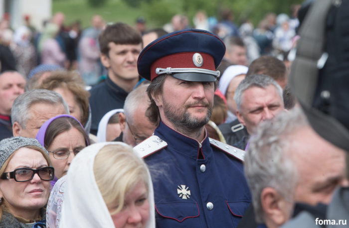 В Годеново освящен памятник семье Николая II
